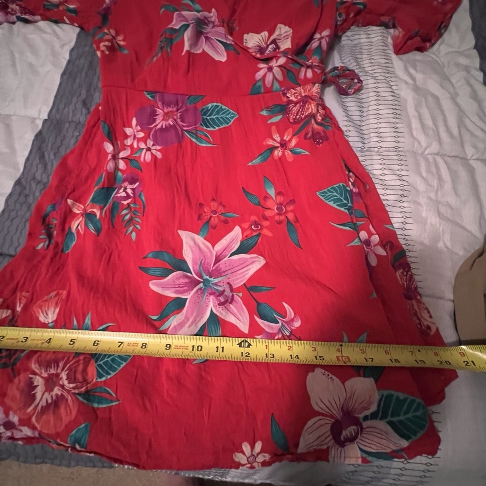 Old Navy Red Pink Green Tropical Floral Wrap Dress Bell Sleeve Size Medium - Picture 12 of 13